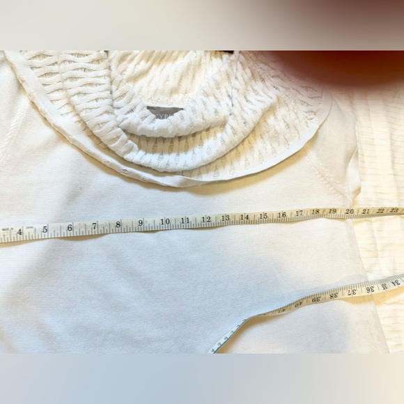 Gorgeous white cowl neck tunic - Picture 6 of 6